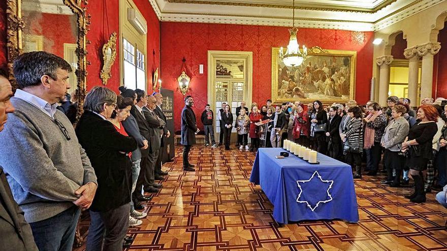 Un momento del acto celebrado ayer en la Sala de los Pasos Perdidos del Parlament.