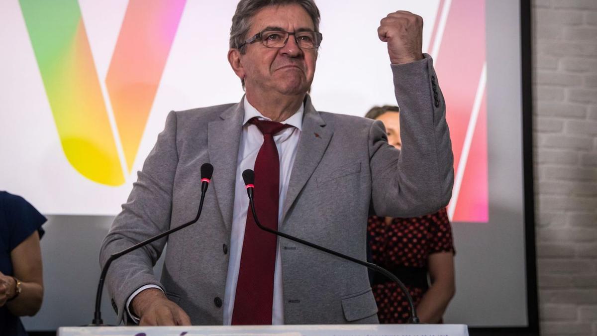 El líder de l’esquerra Jean-Luc Mélenchon celebra els resultats de les eleccions. | EFE
