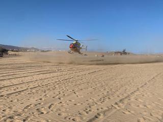 Un joven, grave al lanzarse de cabeza al mar en Maspalomas