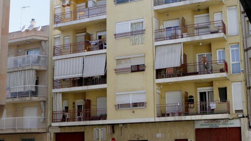 El pis on estava atrinxerat el presumpte agressor de la catana es troba al barri de la Plantera, al carrer Extremadura