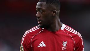 LIVERPOOL (United Kingdom), 17/01/2026.- Ibrahima Konate of Liverpool looks on during the English Premier League match between Liverpool FC and Burnley FC, in Liverpool, Britain, 17 January 2026. (Reino Unido) EFE/EPA/ADAM VAUGHAN EDITORIAL USE ONLY. No use with unauthorized audio, video, data, fixture lists, club/league logos, live services or NFTs. Online in-match use limited to 120 images, no video emulation. No use in betting, games or single club/league/player publications