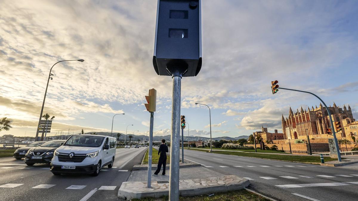 Así son los nuevos radares instalados en la avenida Adolfo Suárez de Palma