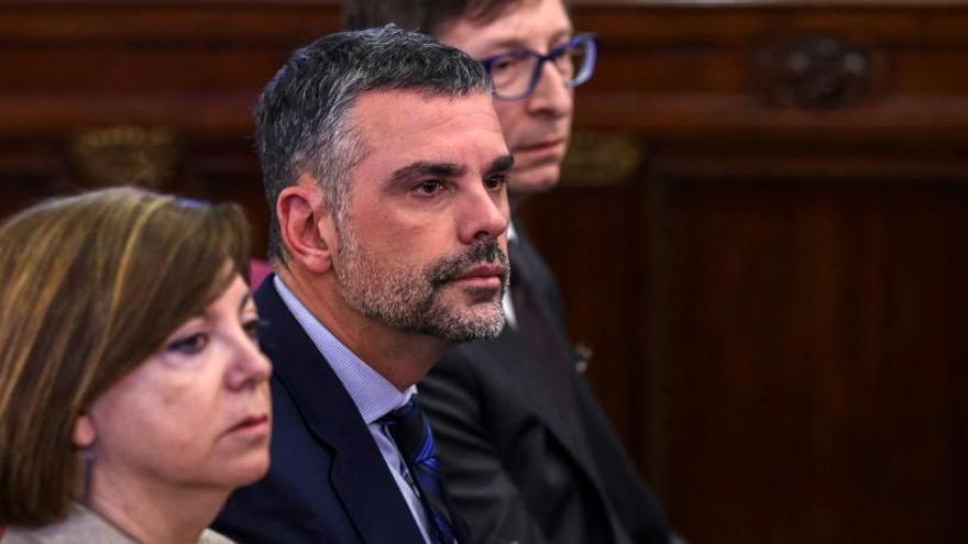 L&#039;advocat de Santi Vila espera que el tribunal aixequi el seu client del banc dels acusats