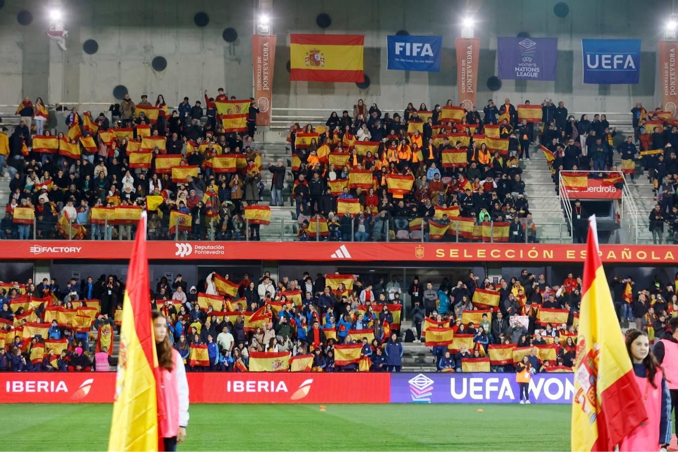 La afición se vuelca con las campeonas del mundo