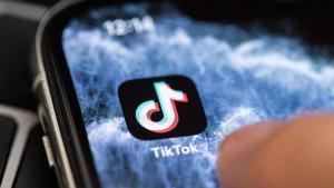 El Govern sol·licita a la fiscalia investigar Meta, X i TikTok