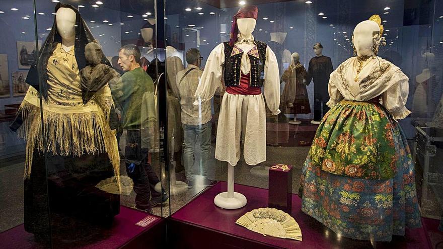 Exposició d&#039;indumentària tradicional d&#039;Alcublas al Museu d&#039;Etnologia.