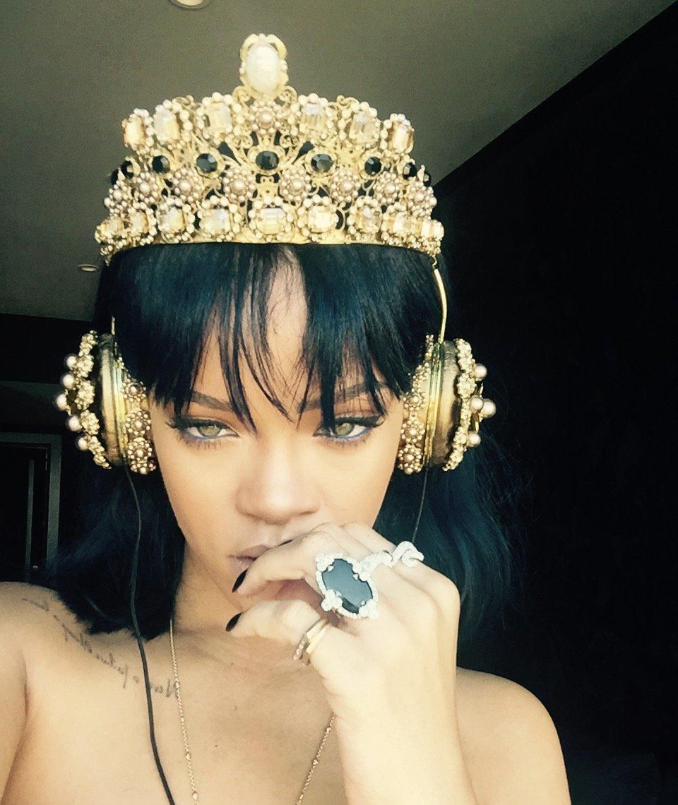 Rihanna cascos 9.000 dólares