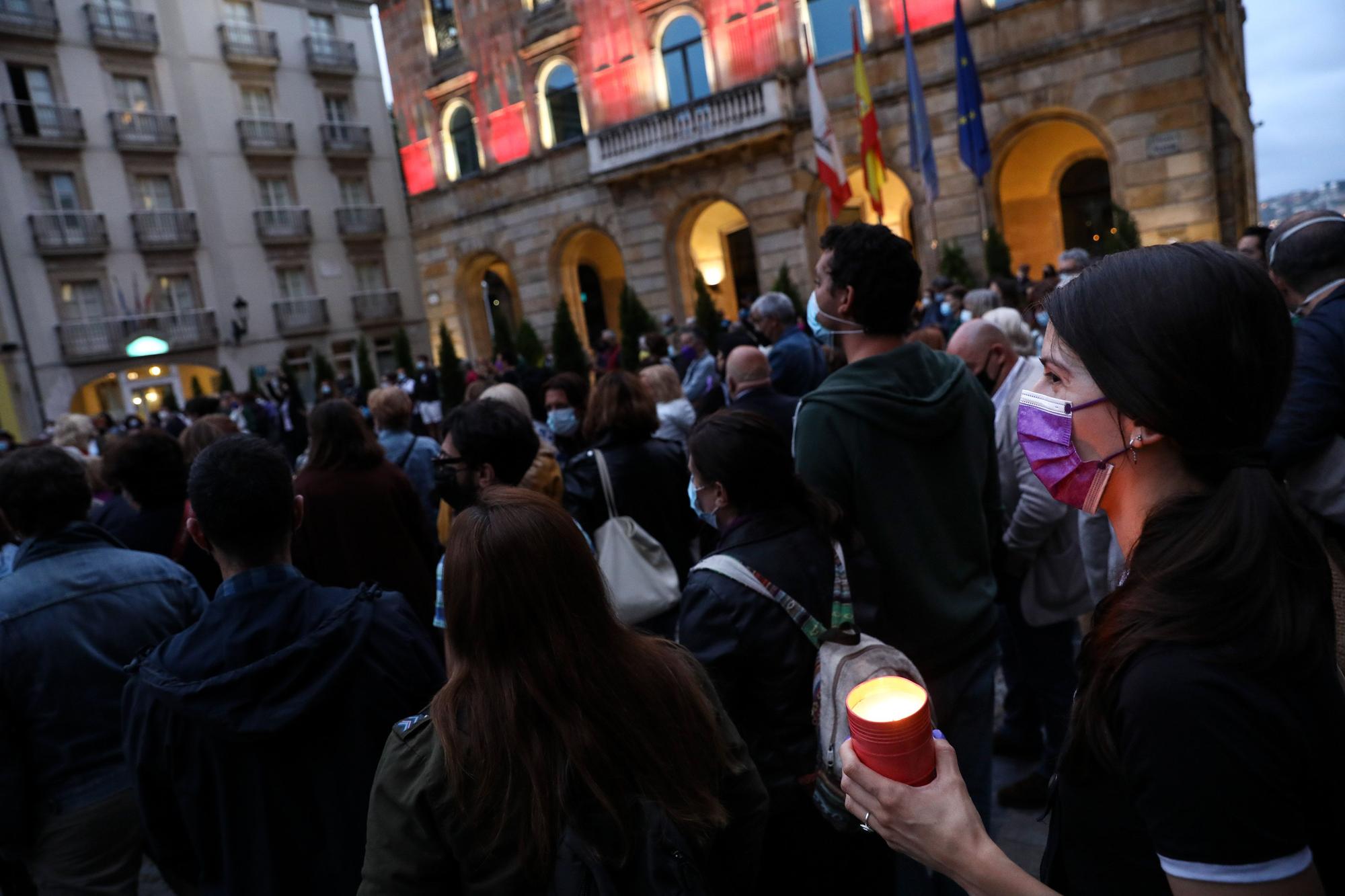 Gijón clama contra la violencia machista tras el crimen de las niñas de Canarias