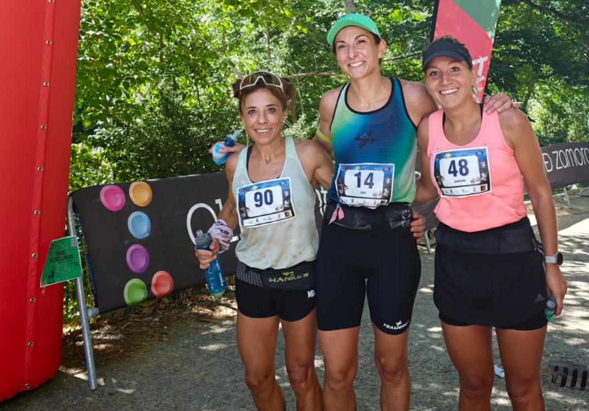 El podio de la carrera larga femenina. | SMARTCHIP