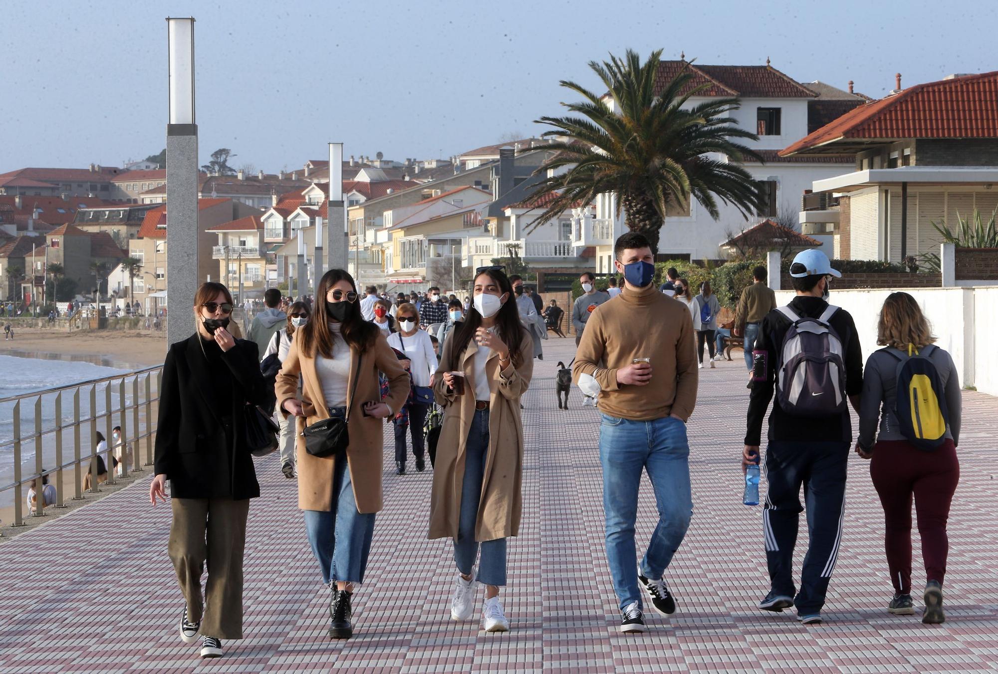 Playa América y Panxón, un espejismo del verano en pleno febrero