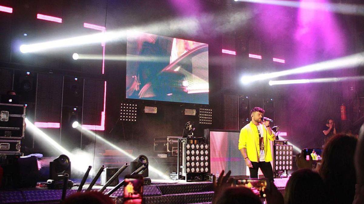 El cantante Ricky Merino, en un concierto en Galicia con &#039;Operación Triunfo&#039;.