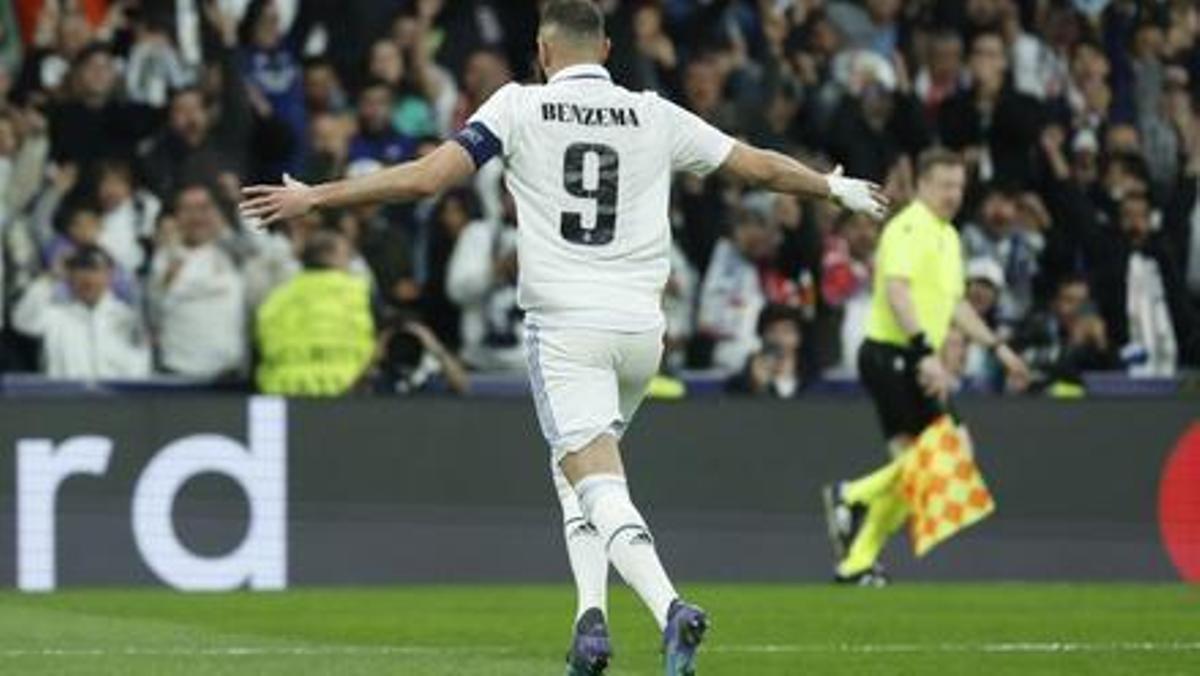 El jugador del Real Madrid Karim Benzema celebra su gol ante el Liverpool.