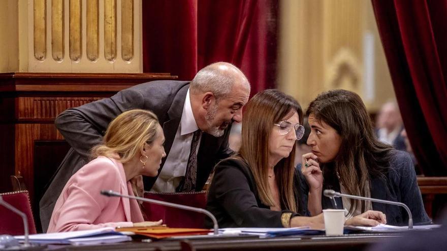 El PP mantiene el desafío con Vox y rechaza eliminar las subvenciones a patronales y sindicatos