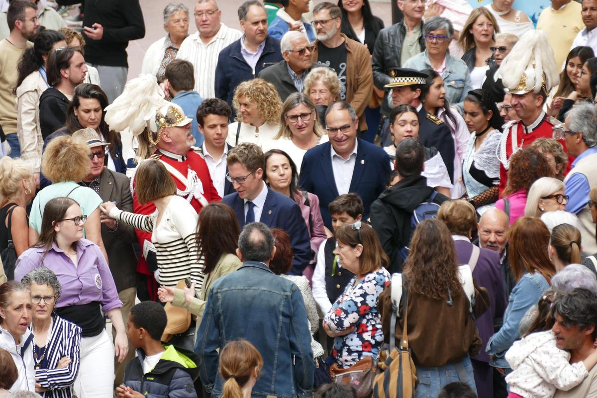 EN IMATGES | Figueres viu un dels moments més esperats de les Fires i Festes de la Santa Creu: el pilar caminant