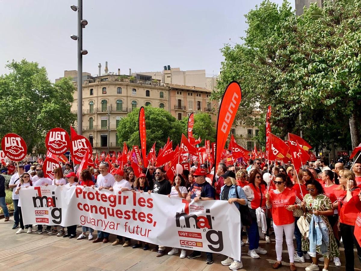 01/05/2025 Centenares de personas en la manifestación 1 de mayo, Día del Trabajador, en Palma. SOCIEDAD ESPAÑA EUROPA ISLAS BALEARES AUTONOMÍAS