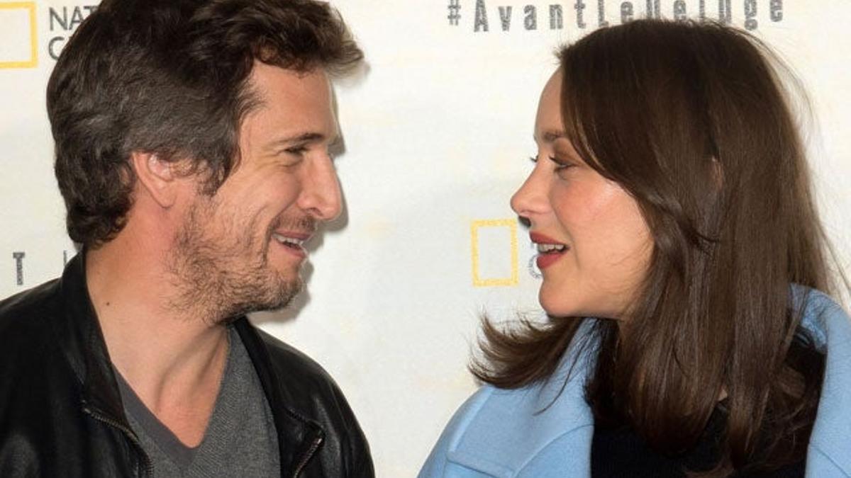 Marion Cotillard reaparece con su marido