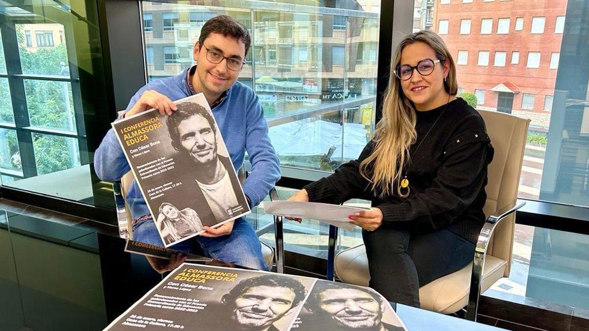 El concejal de Educación, Vicente Blay Casino, junto a Nerea López.