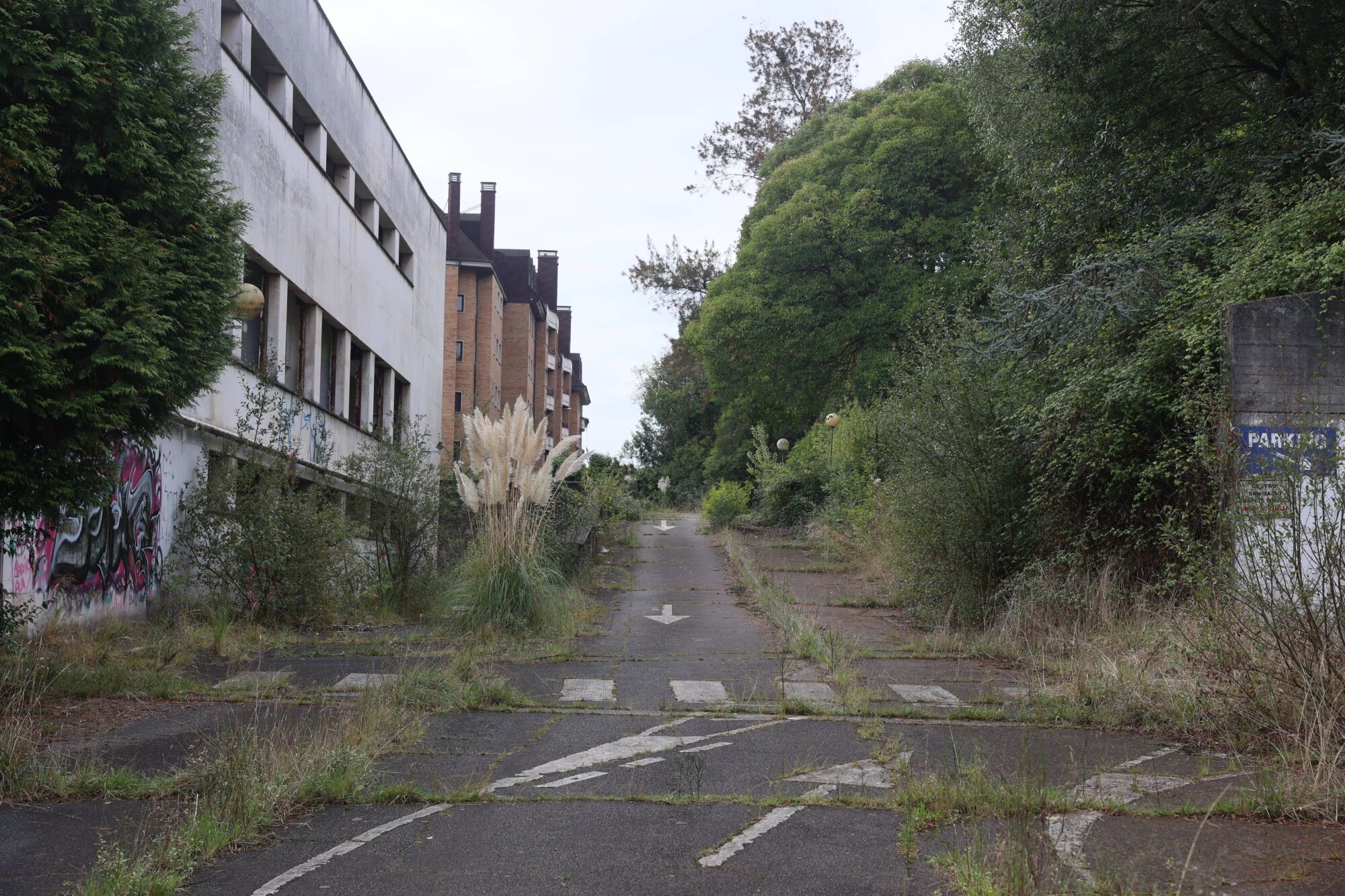 Viejo HUCA. Recorrido por cómo está el viejo hospital.