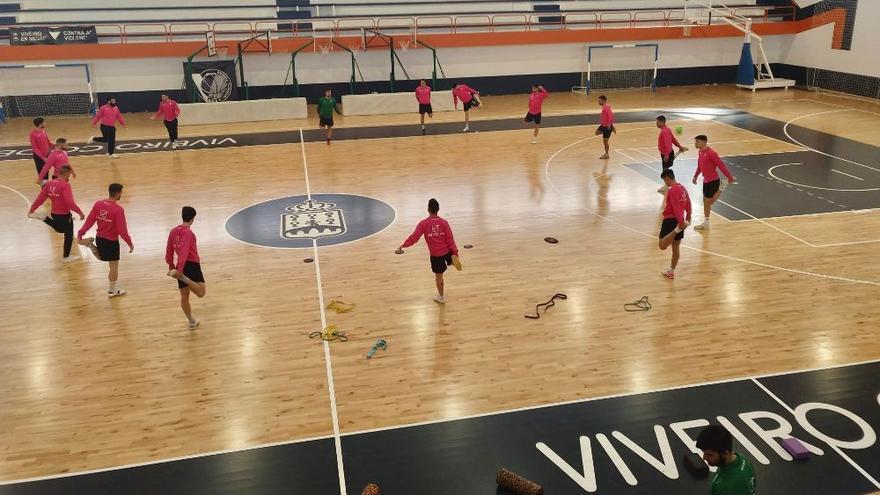 Entrenamiento del Córdoba Patrimonio de la Humanidad de fútbol sala en Viveiro (Lugo).