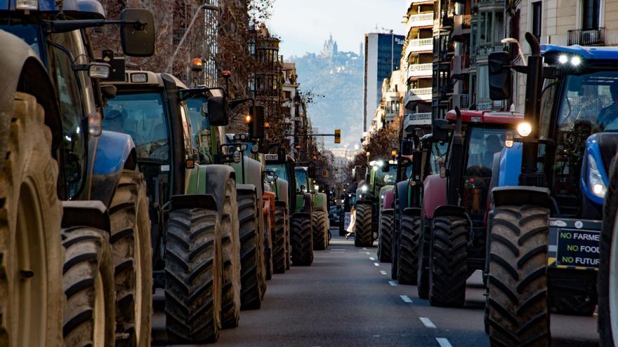 Les protestes agrícoles es territorialitzen a l&#039;estat i la plataforma del transport anuncia una aturada indefinida