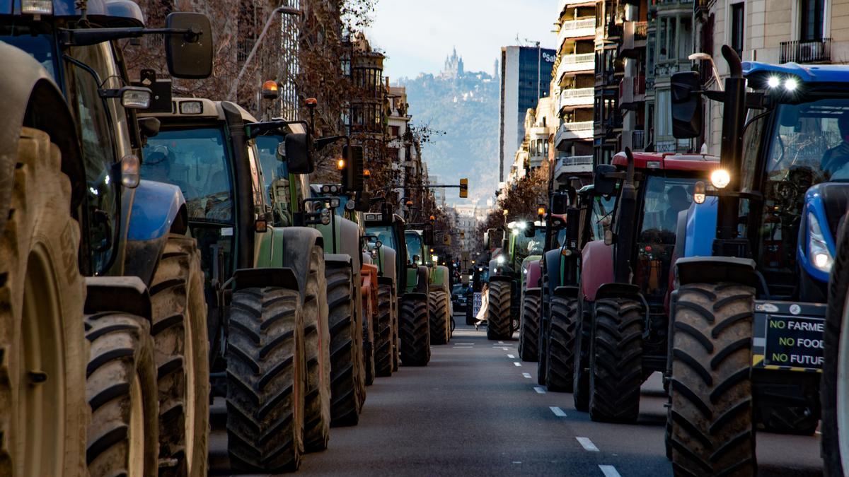 Diversos tractors a Barcelona