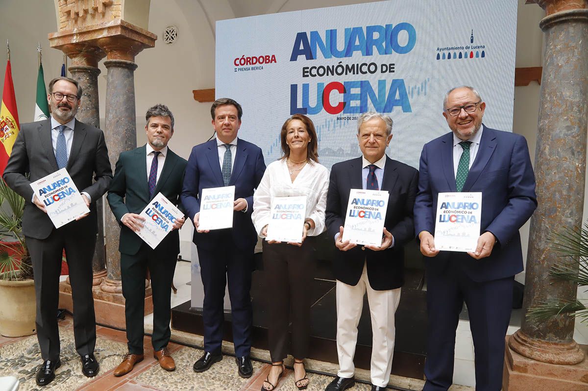 La presentación del Anuario Económico de Lucena, en imágenes