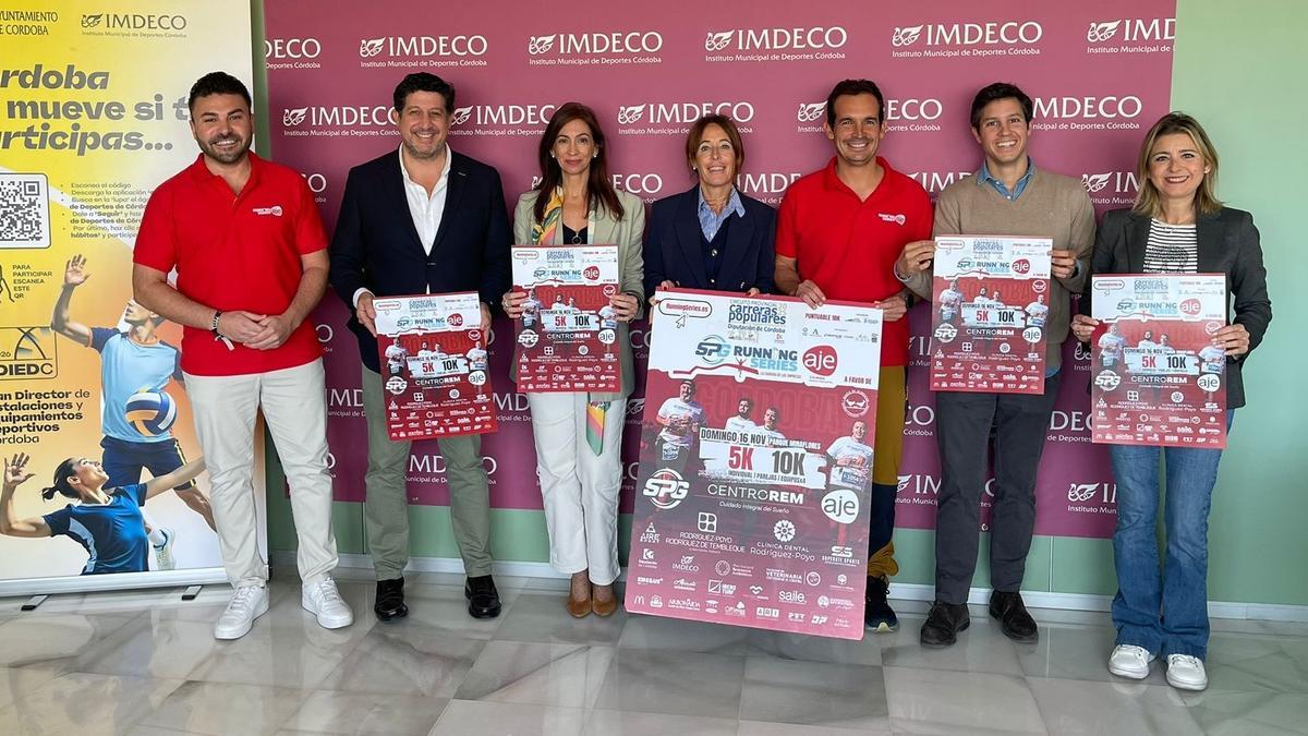 Autoridades asistentes a la presentación de la carrera.