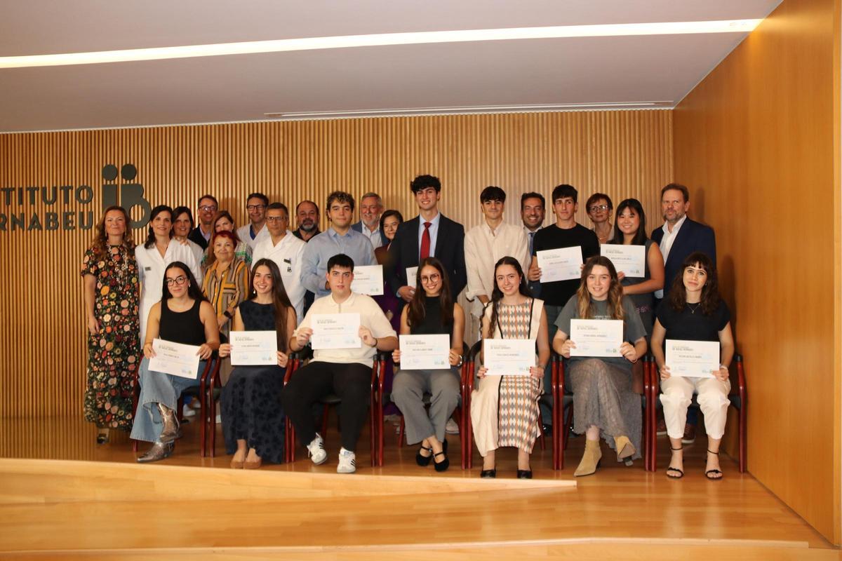 Destaca su programa de becas a estudiantes de Medicina, Biología, Biotecnología, Enfermería y Farmacia.