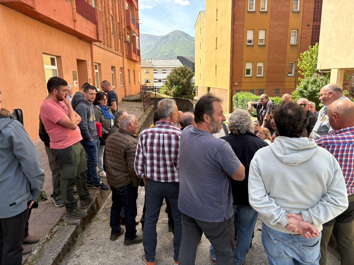 Ganaderos de Mieres, el pasado miércoles, en Villablino.