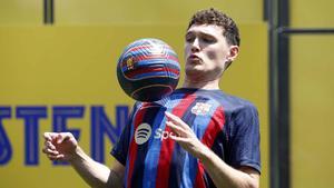 Andreas Christensen, nuevo jugador del FC Barcelona, ​​durante la presentación.