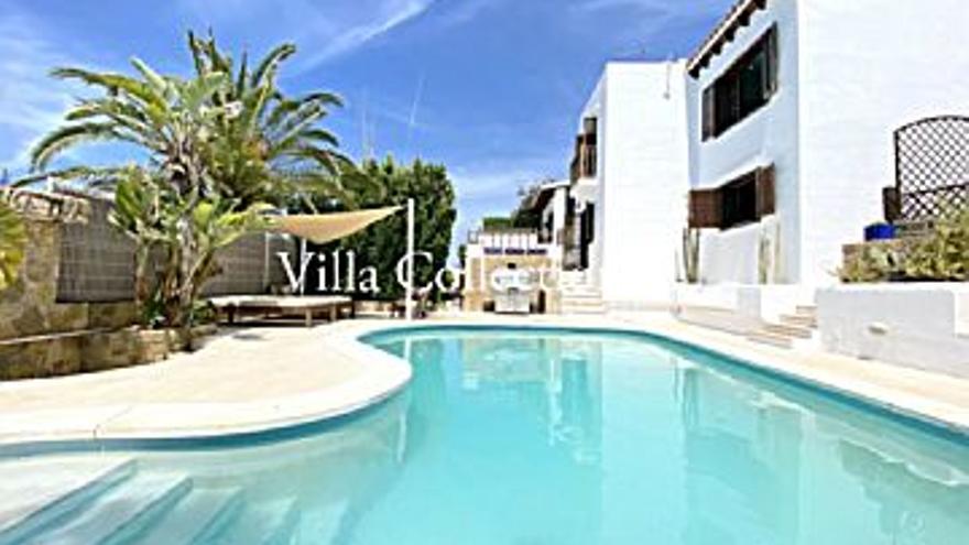 2.750.000 € Venta de casa en Ibiza 900 m2, 3 habitaciones, 2 baños, 3.056 €/m2...