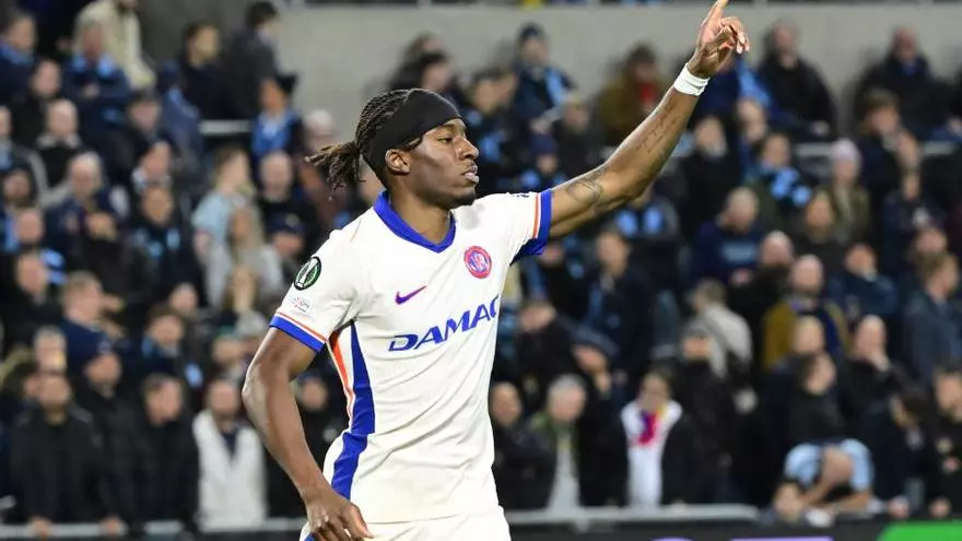 Madueke hizo el segundo tanto de la noche