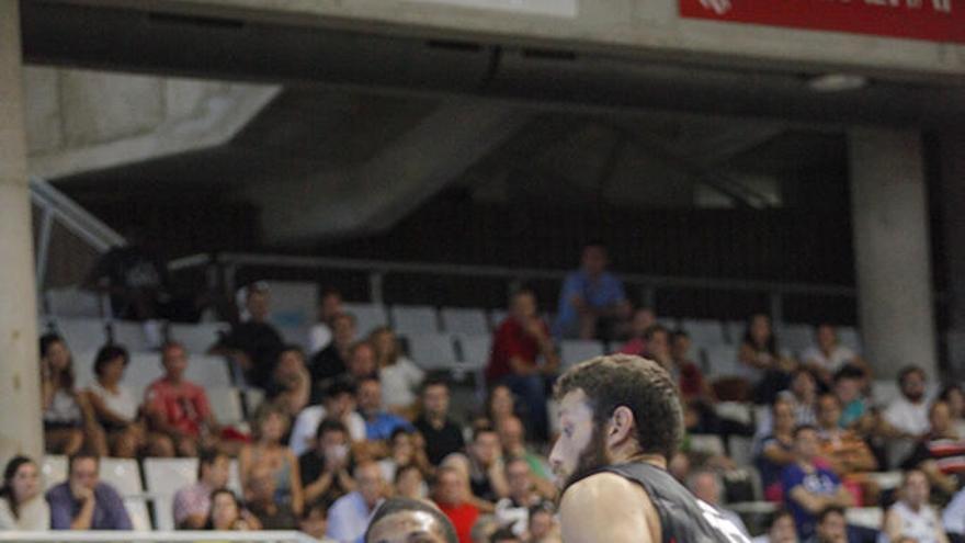 El HLA Lucentum apabulla en su primer examen de la temporada (83-54)