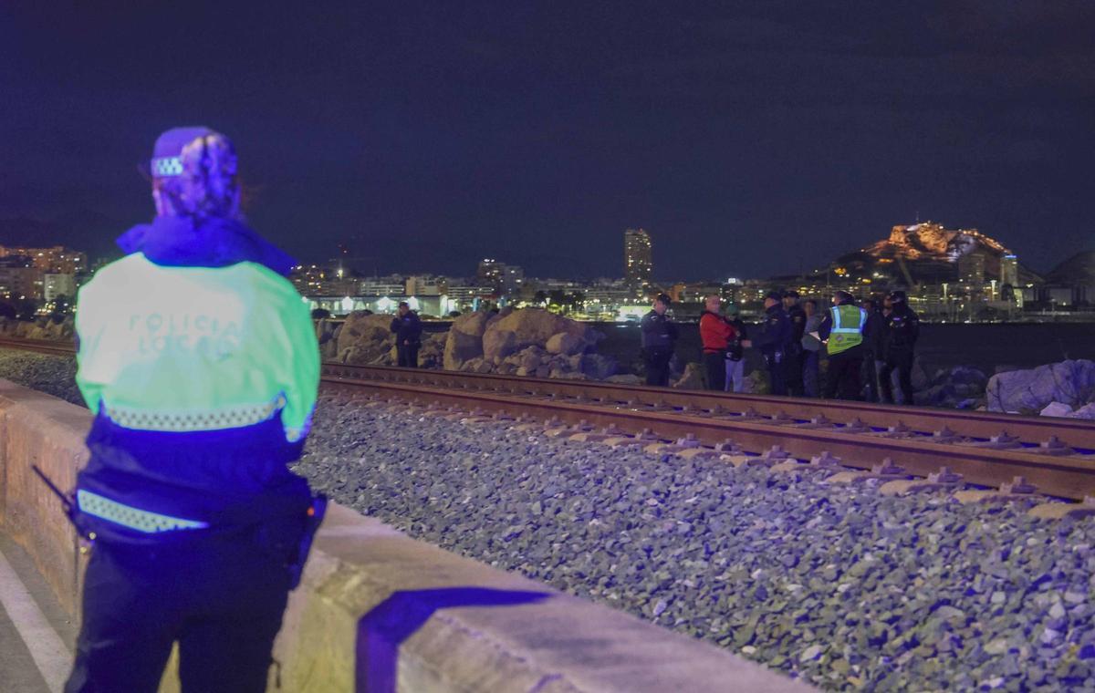 Fallece una mujer arrollada por un tren de Cercanías en Alicante.