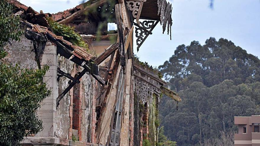 Estado actual de la fachada sur del chalé de Maribona. | Rubén Domínguez