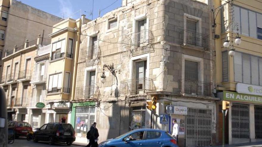 Uno de los tantos edificios protegidos en peligro que existen en el casco urbano de Orihuela.