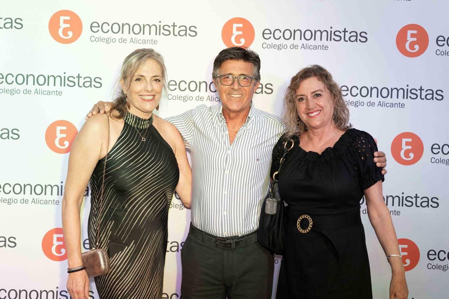 Los Economistas de Alicante celebran su cena anual en honor a su patrón