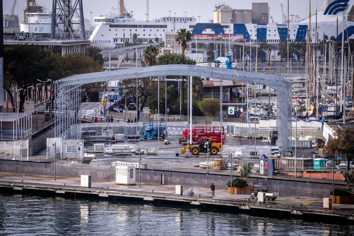 Barcelona 07/03/2026 Barcelona. Terreno donde estaba ubicada la base del equipo británico Inneos de la Copa América de vela,junto al antiguo Imax,para dejar libre la parcela este marzo. AUTOR: JORDI OTIX