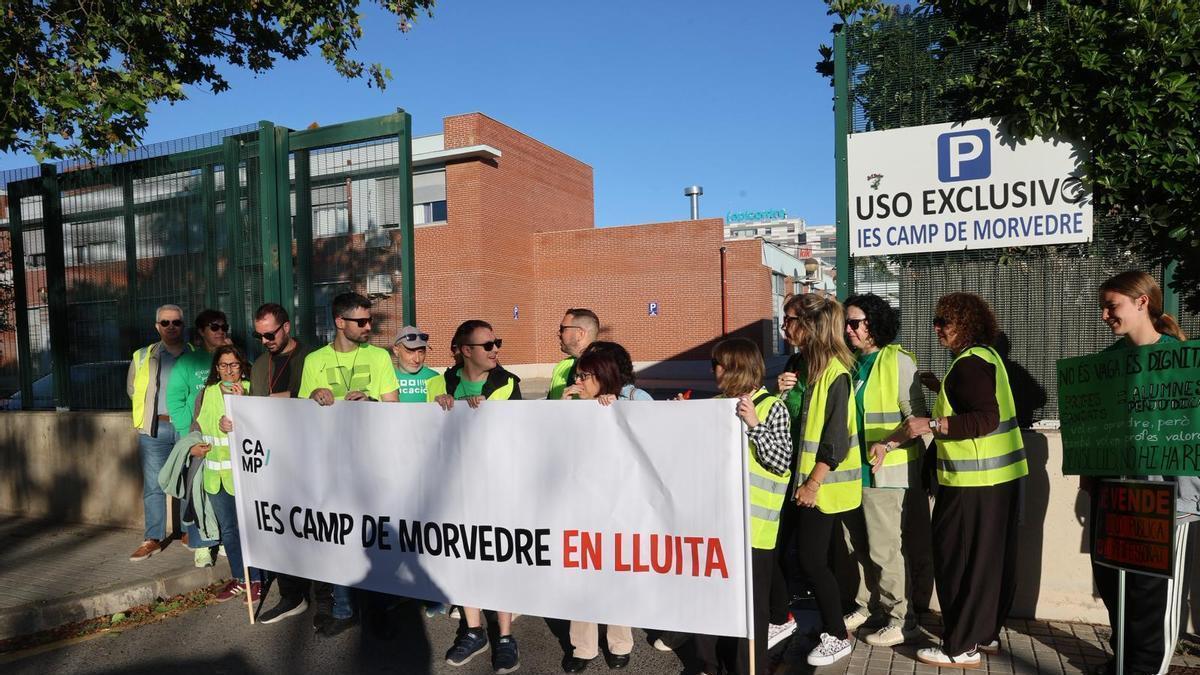 Inicio de la huelga de profesores en el IES Camp de Morvedre de Sagunt