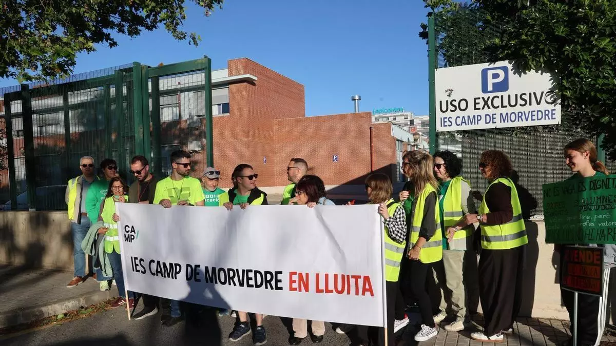 Huelga educativa: Amenazan con multas de 4.000 euros a un piquete informativo en Sagunt