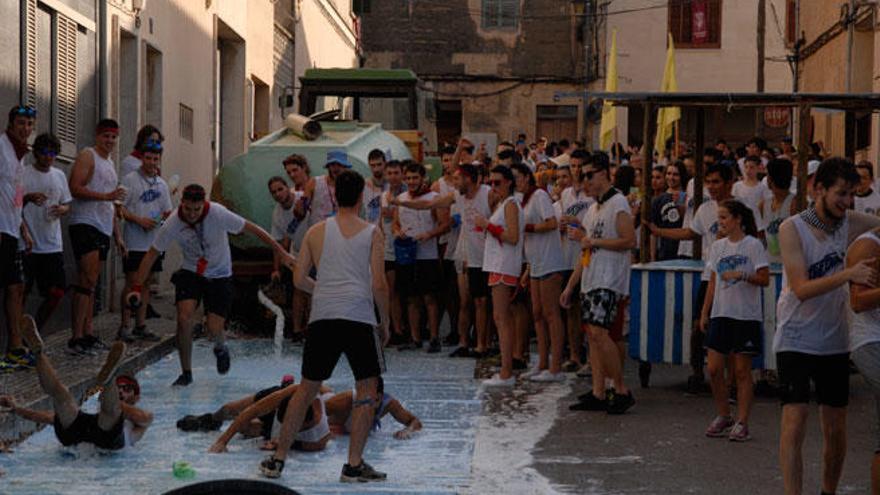 Las &#039;colles&#039; de Santa Maria se lo pasan en grande