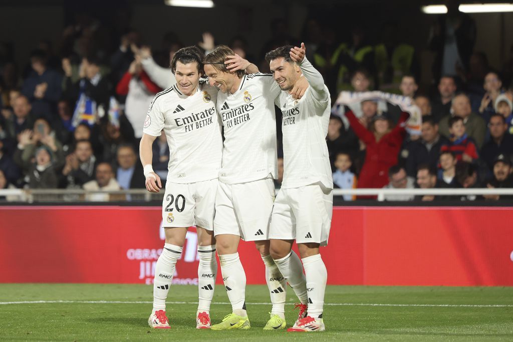 Todas las imágenes del histórico partido entre la Deportiva Minera y el Real Madrid