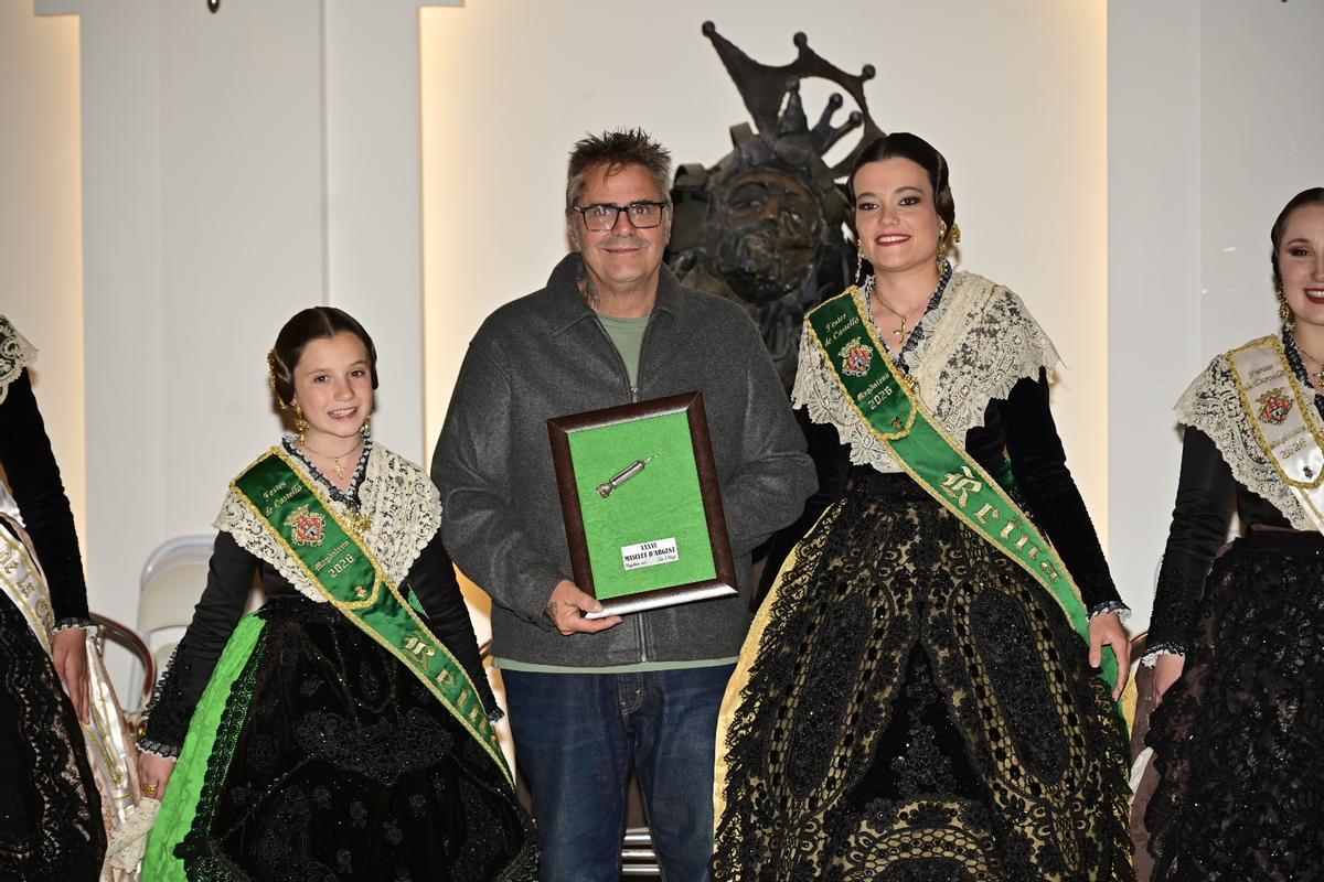 Entrega del Masclet d'Argent de la Colla a Mitges a la mejor mascletà de la Magdalena