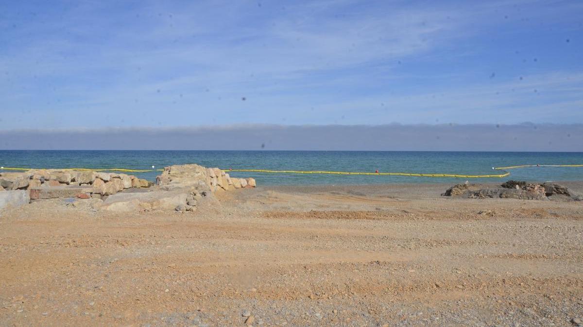 Dos playas de Castellón, cerradas por las obras de los espigones