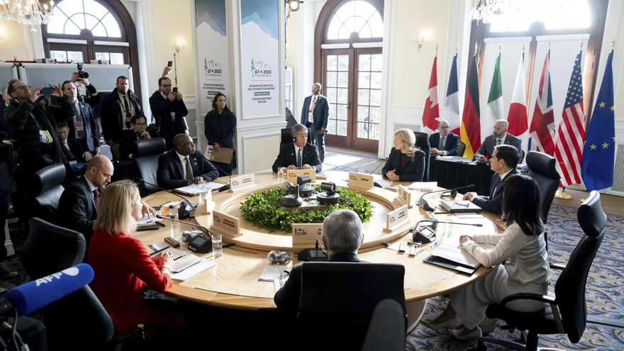 El G7 reafirma su apoyo a la integridad territorial de Ucrania y amenaza a Rusia con más sanciones si no respalda la tregua propuesta por EEUU