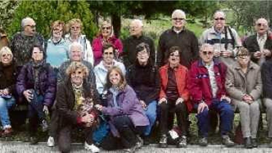 Un grup de santjoanencs participen a la caminada de &quot;A cent cap als cent&quot; a Montgat