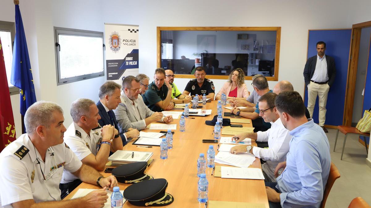 La Junta Local de Seguridad, reunida ayer en el Centro Integral de Emergencias y Seguridad.