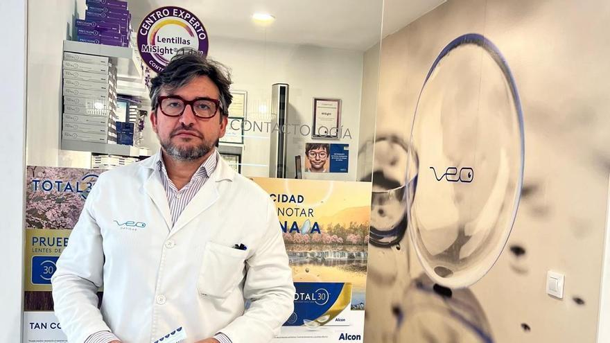 «La época de más demanda de lentillas es la Semana Santa y la primavera-verano»