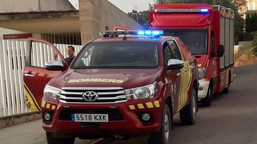 Los bomberos del parque de la Plana Baixa trabajan en el lugar de la fuga