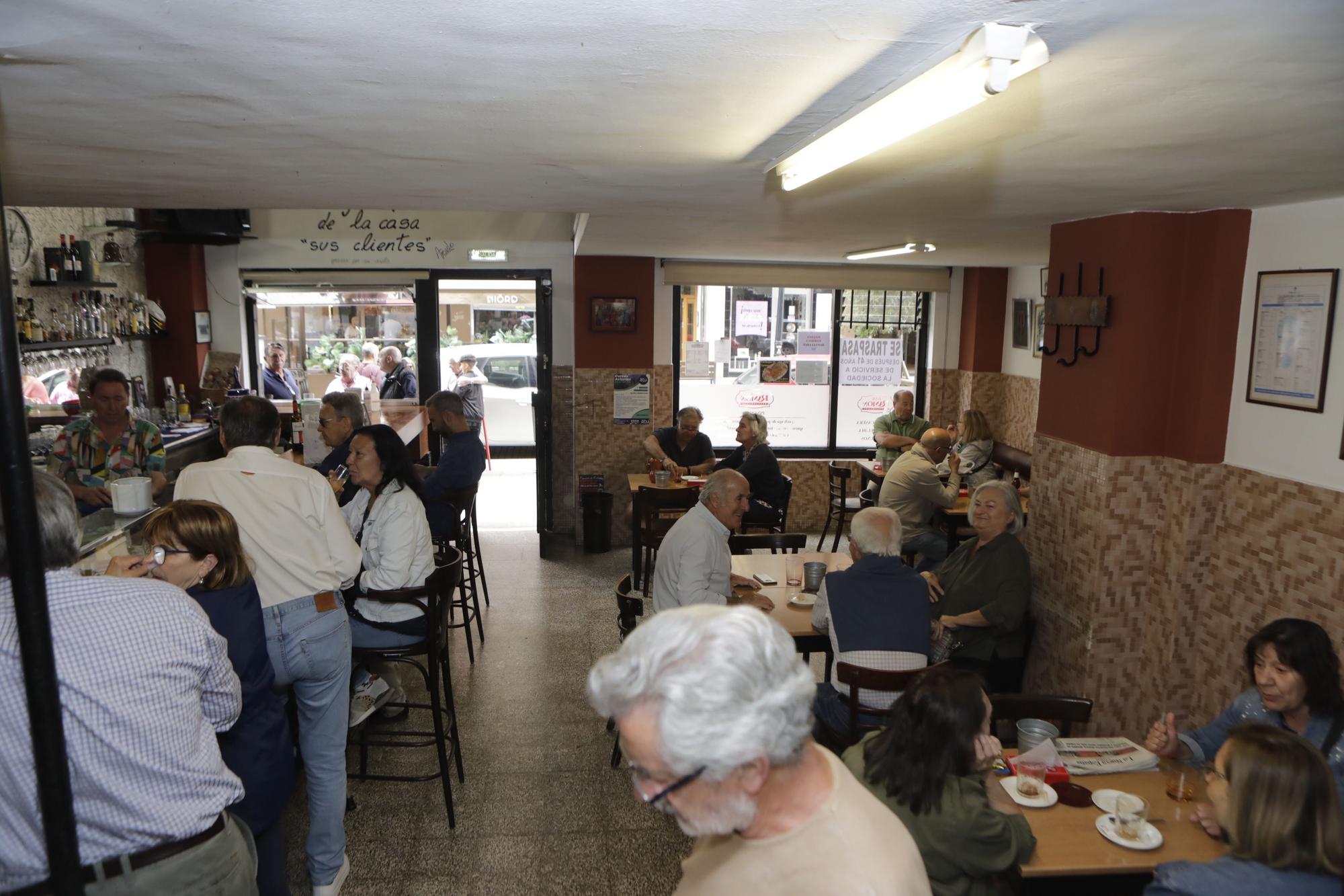 En imágenes: cierre del bar Ramón en Gijón